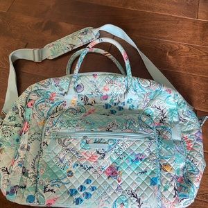Vera Bradley weekender bag.  Like new.
